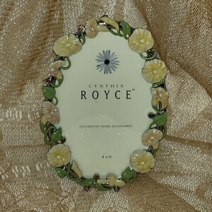 Vintage Cynthia Royce Metal Floral Painted Picture Frame 4 X 6 Easel